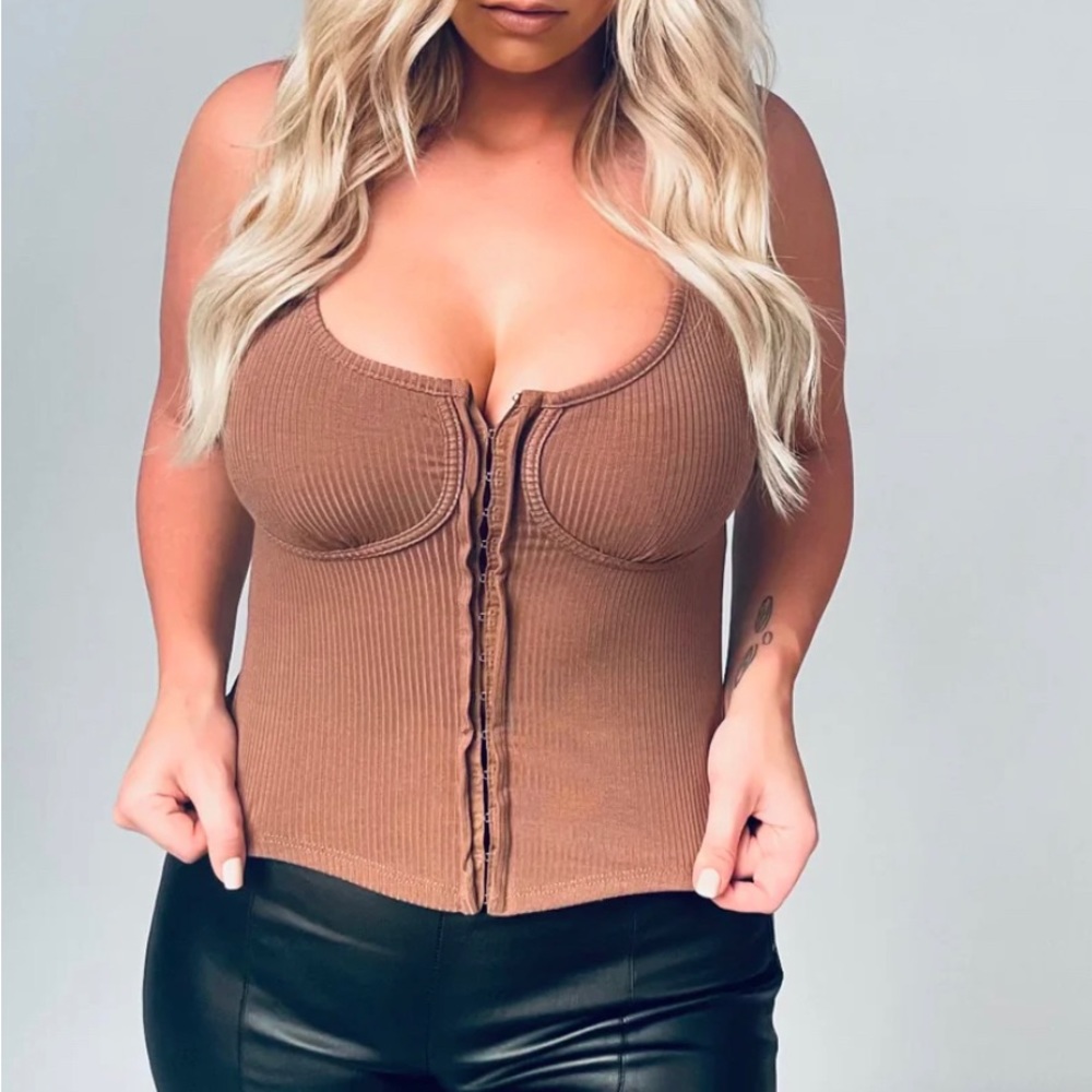 NWT!✨ boutique brown corset